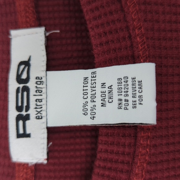 RSQ Maroon Textured Crop Top with Butterfly Design - Picture 2 of 4